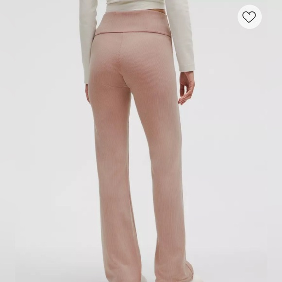 Lululemon Ribbed Softstreme Flared Pant Leggings in Twilight Rose Mauve Size 8 - Picture 3 of 13